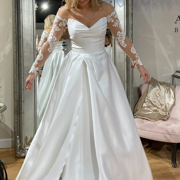 Elysee Atelier mesh lace bridal long sleeve - Picture 4 of 9